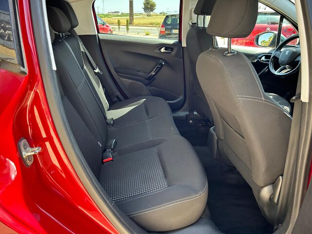 PEUGEOT 208 ALLURE 1.2 E-THP AUTO SPANISH LHD IN SPAIN 82000 MILES SUPERB 2015